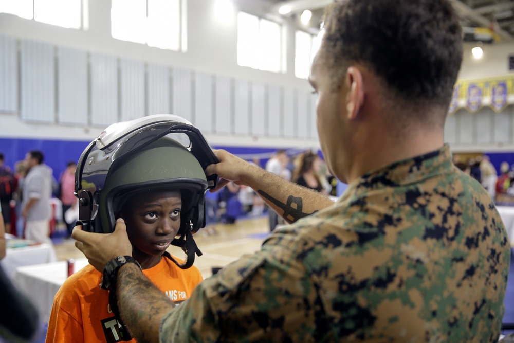 EOD Marines show capabilities during career day in Italy