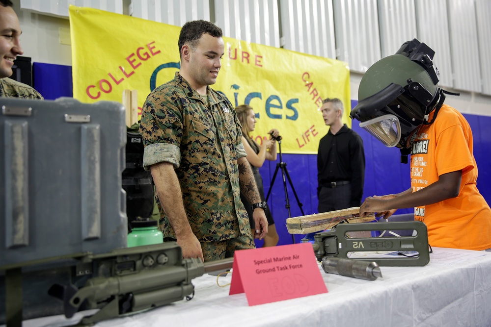 EOD Marines show capabilities during career day in Italy