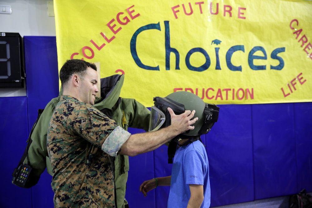 EOD Marines show capabilities during career day in Italy