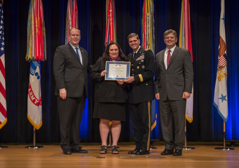 DSD hosts Distinguished Civilian Service Awards