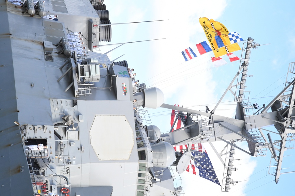 USS Decatur visits Pearl Harbor