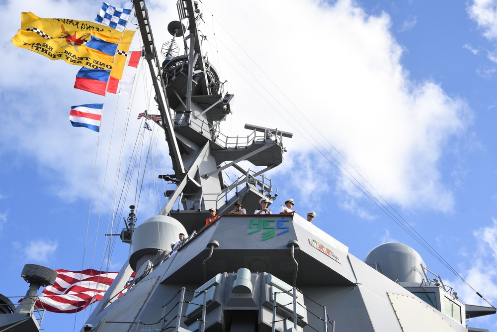 USS Decatur visits Pearl Harbor