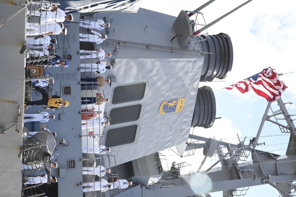 USS Decatur visits Pearl Harbor