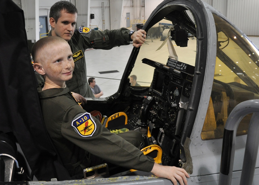 442nd FW welcomes honorary pilot