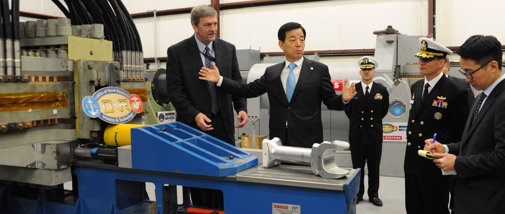 South Korean Minister of National Defense Tours Directed Energy Facilities at U.S. Navy Base