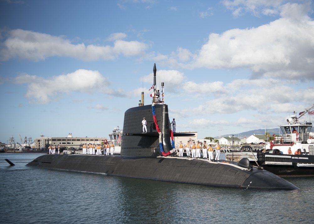 JS Unryu Visits Pearl Harbor