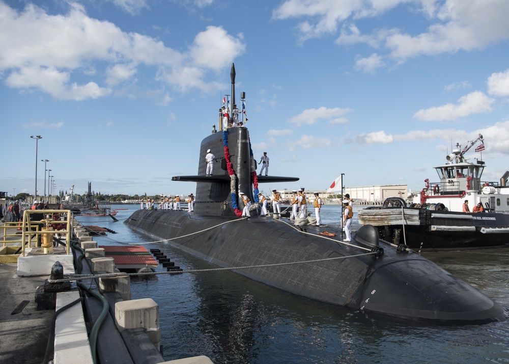 JS Unryu Visits Pearl Harbor