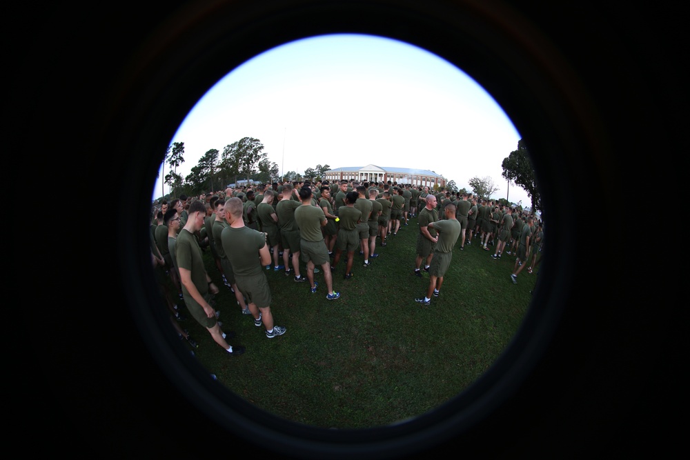 Thousands of service members hit pavement for 241st Marine Corps birthday celebration