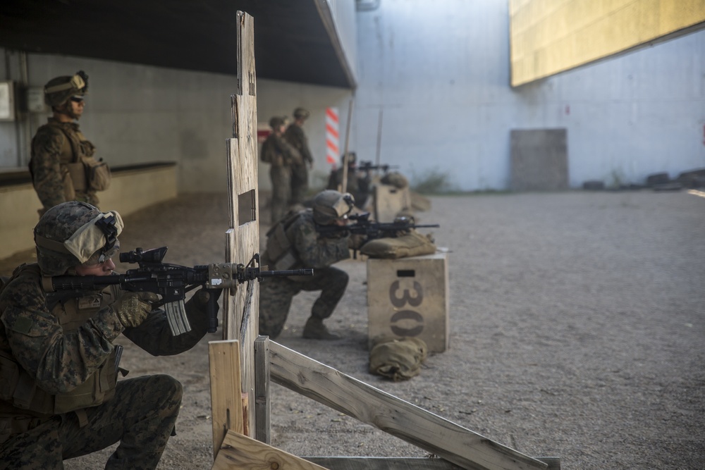 Back to basics: Marines conduct fire-team training