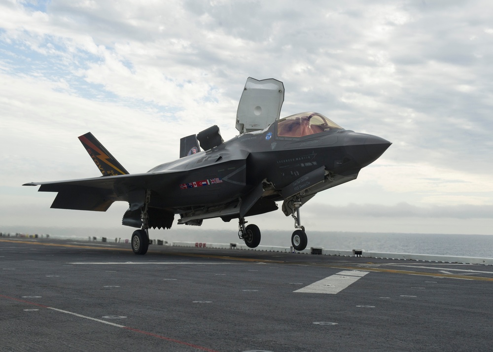 DVIDS - Images - F-35B Lightning II Conducts Operations Aboard USS ...