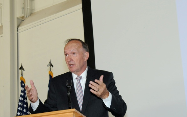 Former POW speaks on leadership at 178th Wing