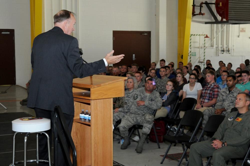 Former POW speaks on leadership at 178th Wing