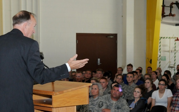 Former POW speaks on leadership at 178th Wing