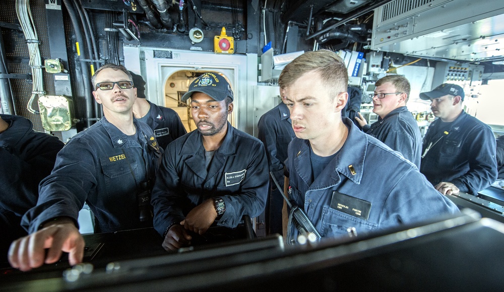 USS Lake Champlain (CG 57) Show of Force Transit