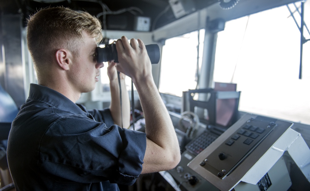 USS Lake Champlain (CG 57) Show of Force Transit