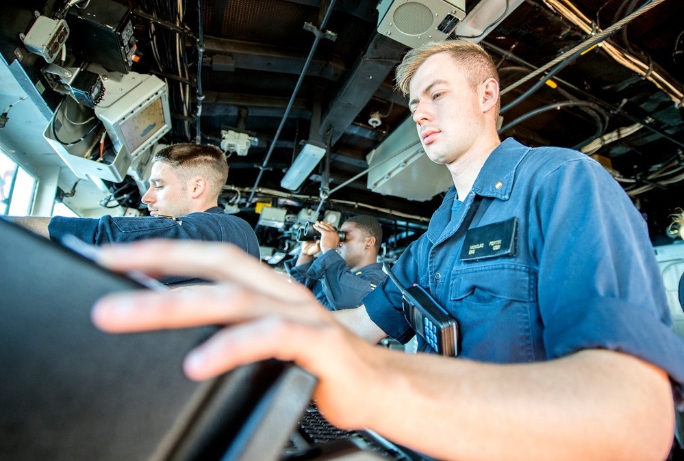 USS Lake Champlain (CG 57) Show of Force Transit