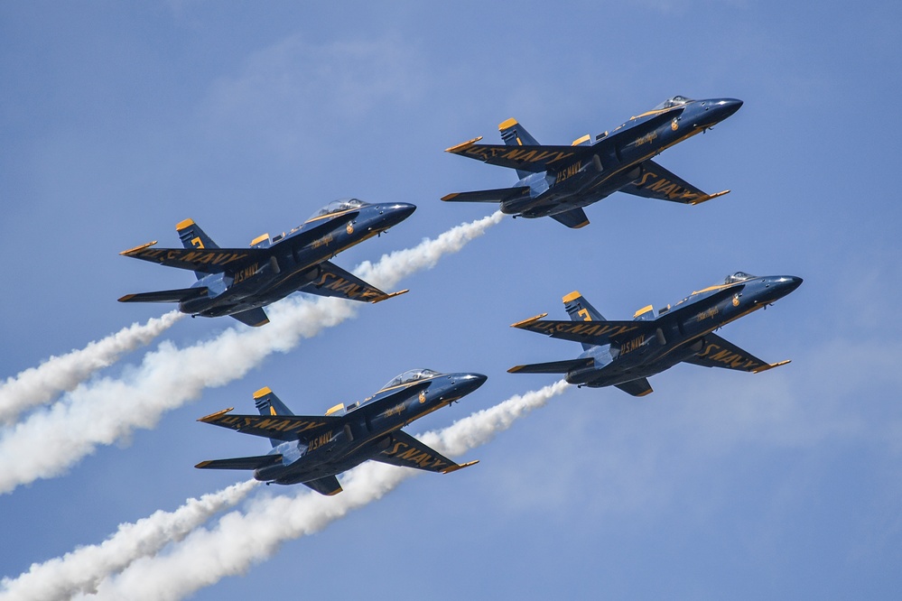 Blue Angels Thrill Thousands at Jacksonville Beach