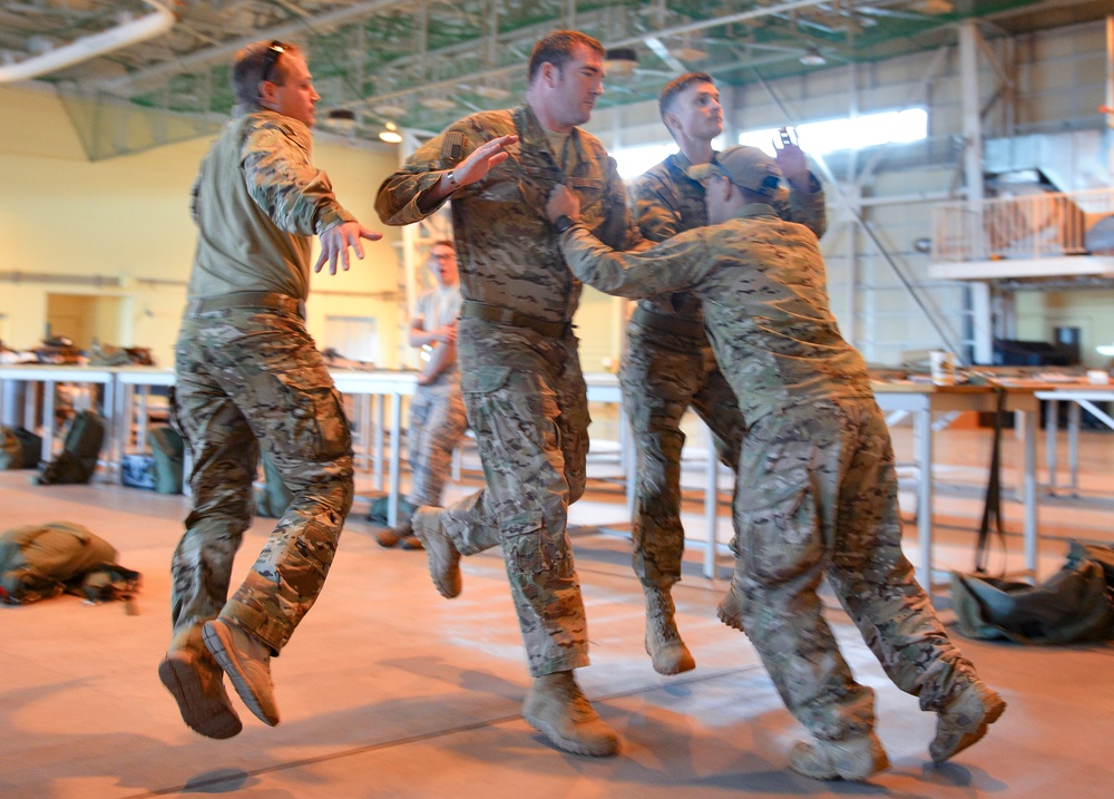 PACOM SERE specialists train together