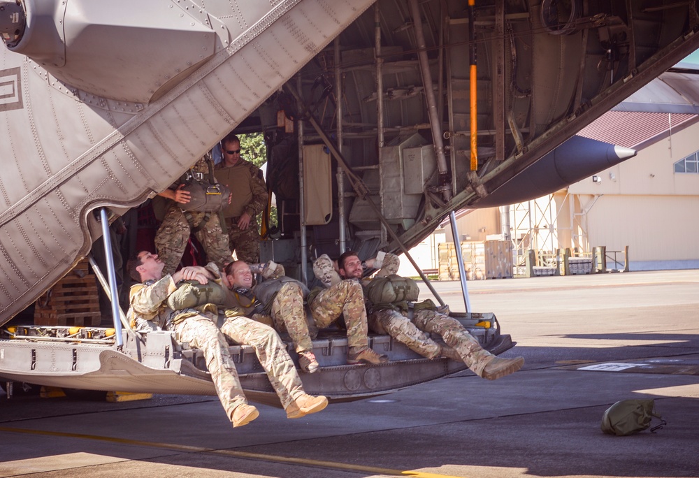 PACOM SERE specialists train together