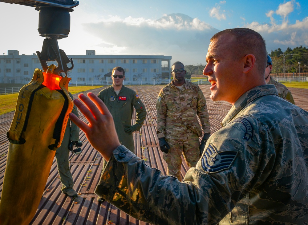 PACOM SERE specialists train together