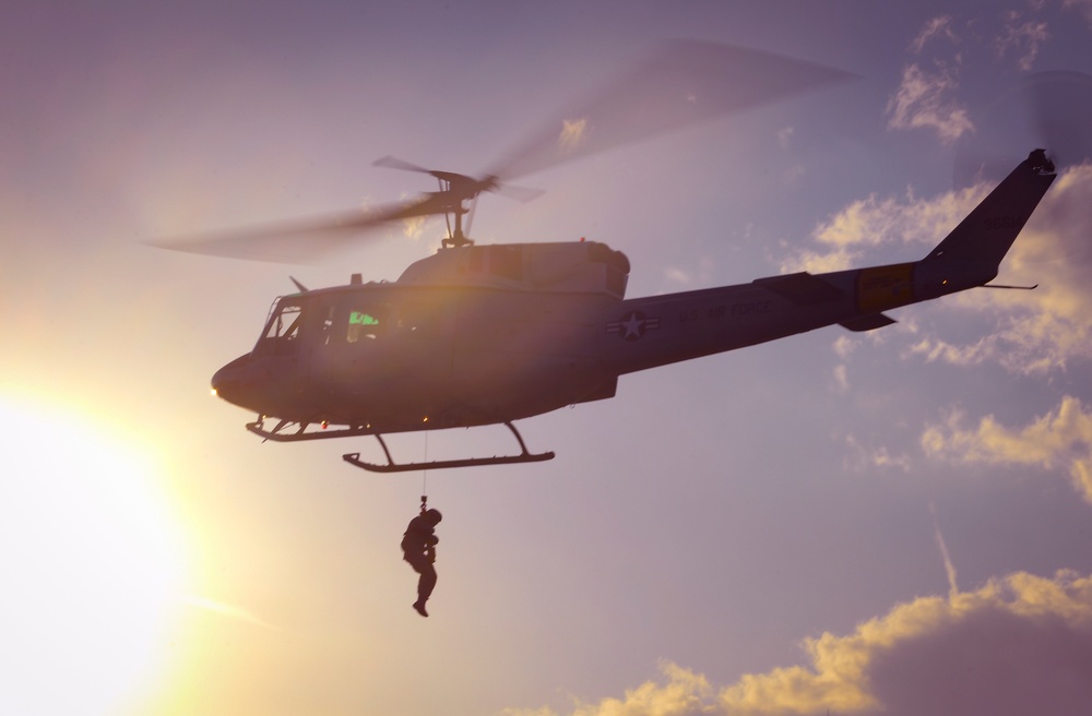 PACOM SERE specialists train together