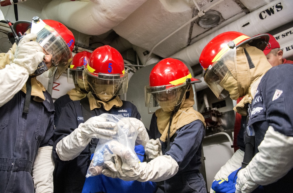 USS Lake Champlain (CG 57) Damage Control Training