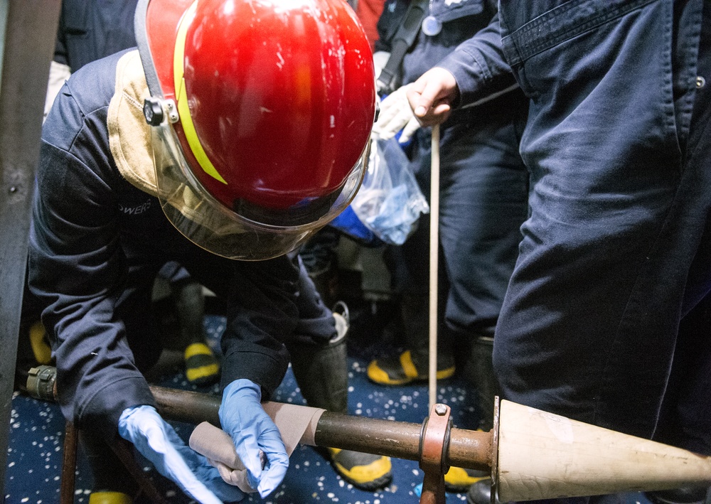 USS Lake Champlain (CG 57) Damage Control Training