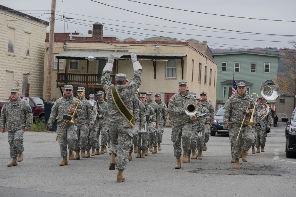 Army Marching Band Performs at Scouting alute to Veterans Parade