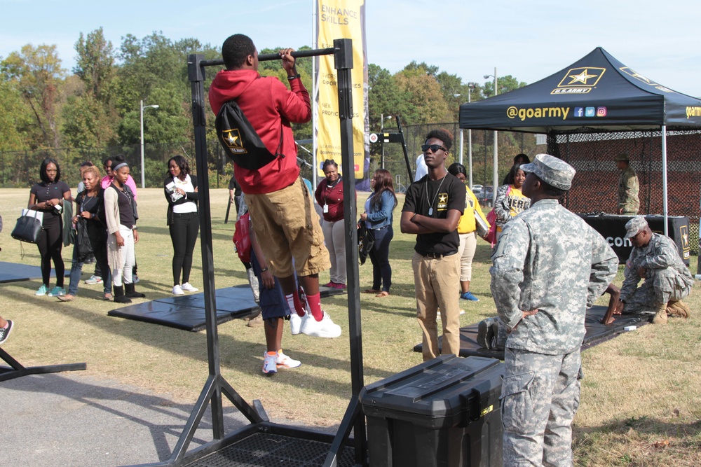 318th Chemical Company supports recruiting events