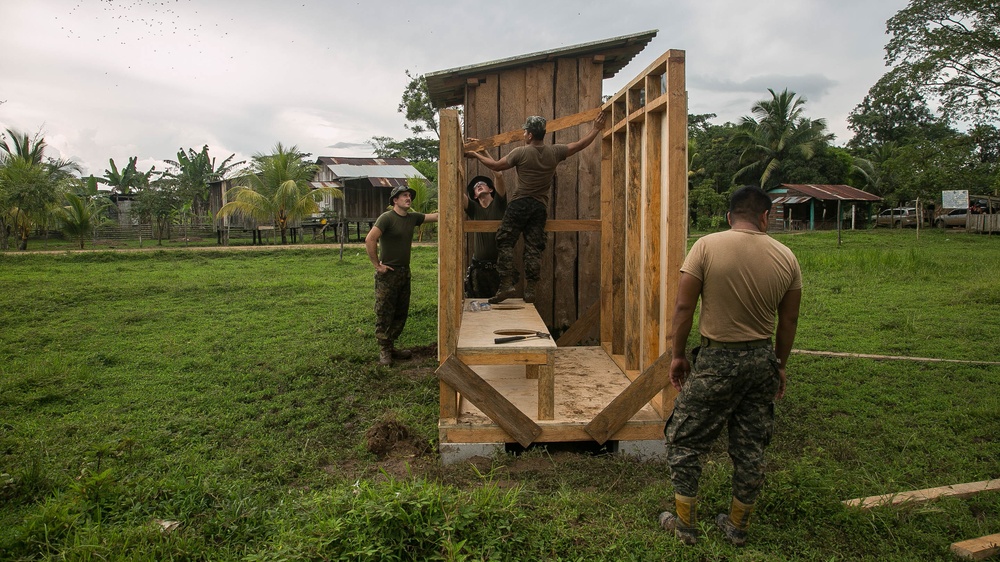 SPMAGTF-SC Marines, Honduran Engineers Work Together on Engineering Projects
