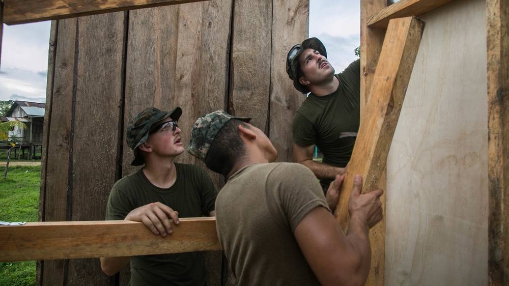 SPMAGTF-SC Marines, Honduran Engineers Work Together on Engineering Projects