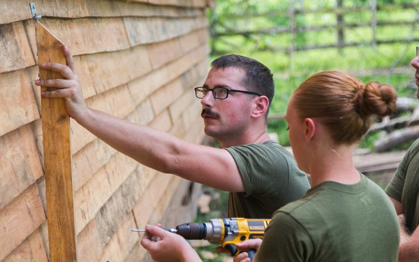 SPMAGTF-SC Marines, Honduran Engineers Work Together on Engineering Projects