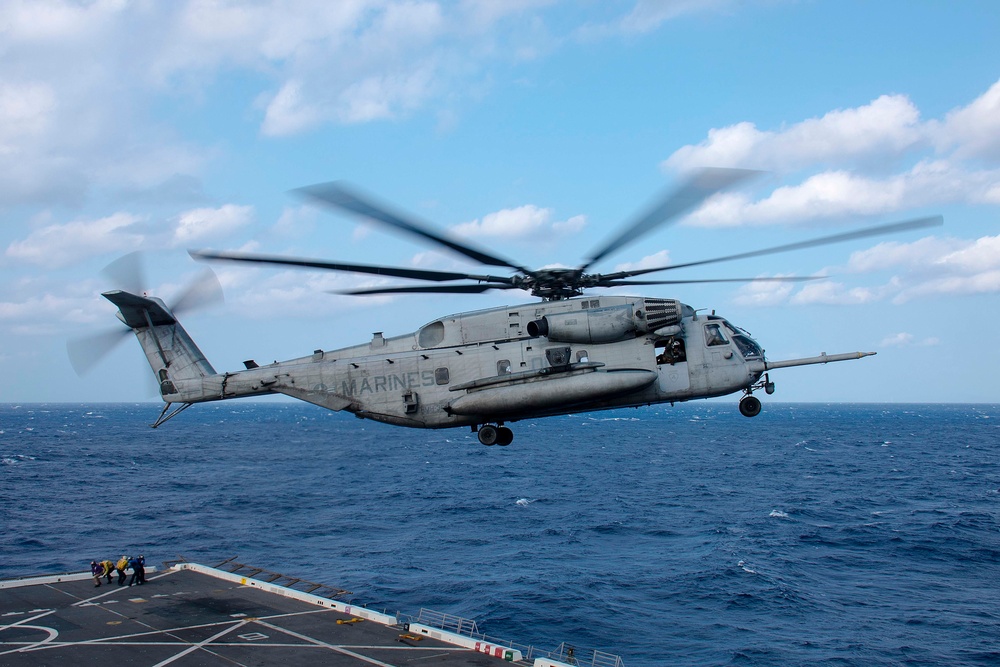 CH-53E Super Stallion takes off from the flight deck of USS Green Bay during Blue Chromite 2017