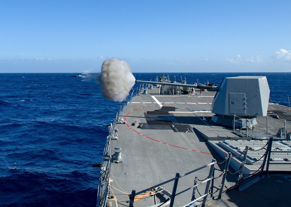 USS Sampson (DDG 102) Fires 5-inch gun