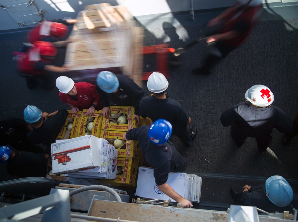 USS Sampson (DDG 102) conducts RAS