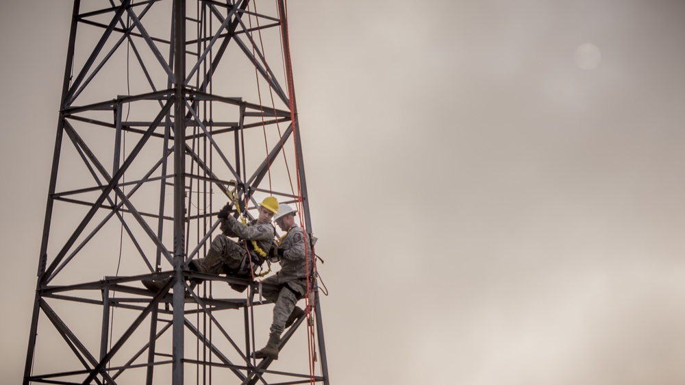 219th Engineering Installation Squadron Conducts Rescue Training