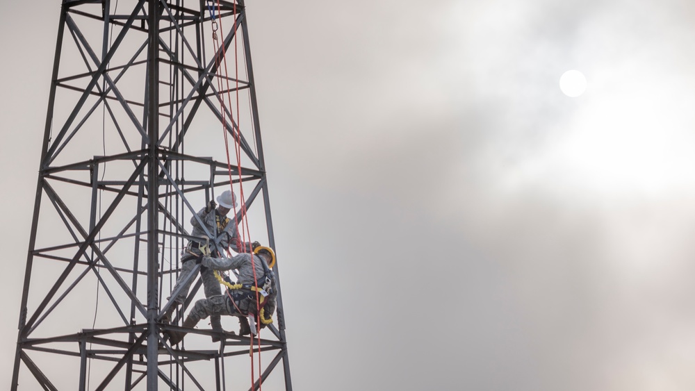 219th Engineering Installation Squadron Conducts Rescue Training