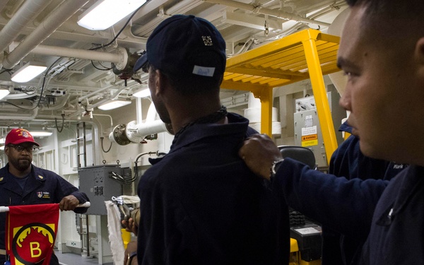 USS Zumwalt Sailors conduct firefighting training