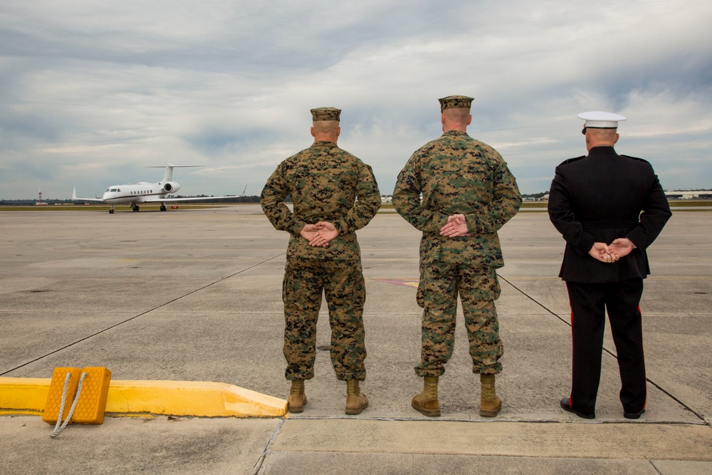 SECNAV arrival on MCAS New River