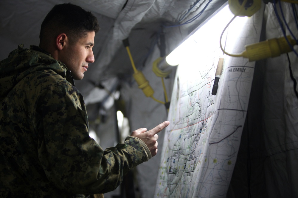 15th MEU coordinates command and control