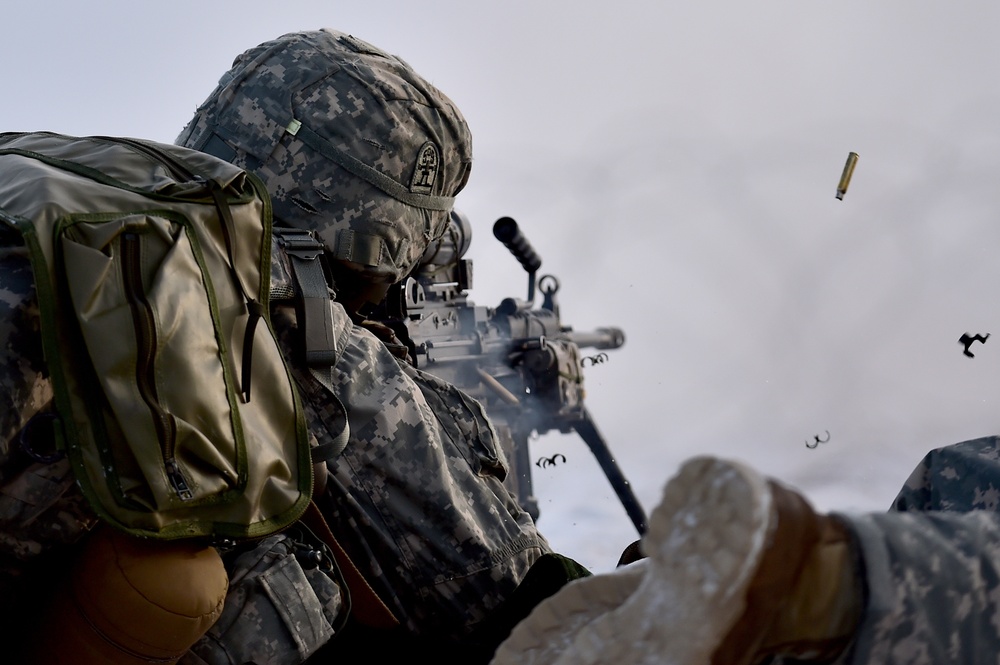 '3 Geronimo' paratroopers execute live-fire