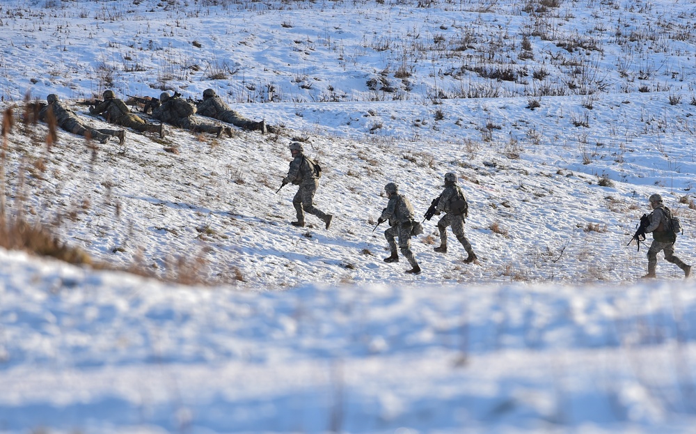 '3 Geronimo' paratroopers execute live-fire