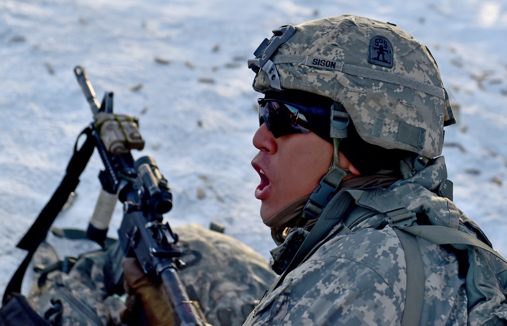 '3 Geronimo' paratroopers execute live-fire