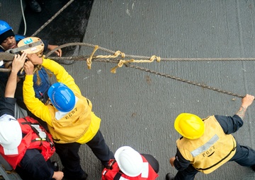 USS Lake Champlain (CG 57) RAS with USNS Yukon (T-AO 202)