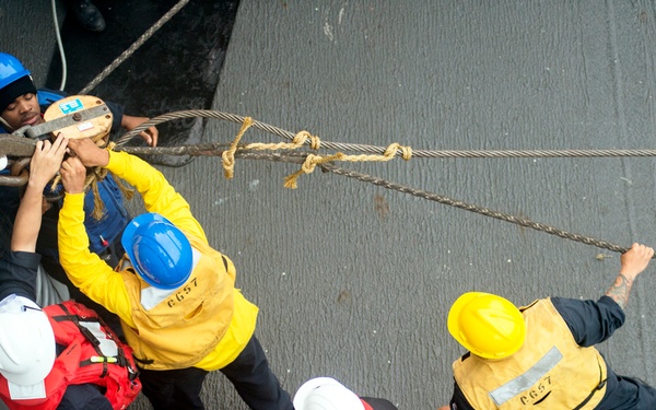 USS Lake Champlain (CG 57) RAS with USNS Yukon (T-AO 202)