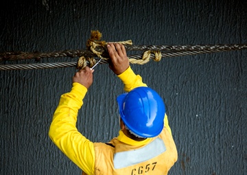 USS Lake Champlain (CG 57) RAS with USNS Yukon (T-AO 202)