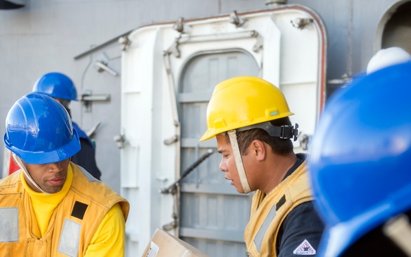 USS Lake Champlain (CG 57) RAS with USNS Yukon (T-AO 202)