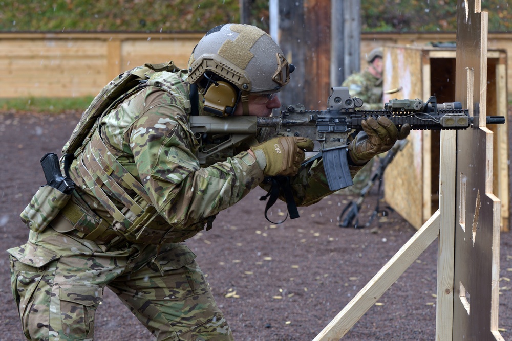 Dvids - Images - U.s. Army Special Forces Weapons Training [Image 8 Of 10]