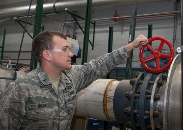 AFRL turbomachinery research engineer conducts velocity testing of a gas turbine engine
