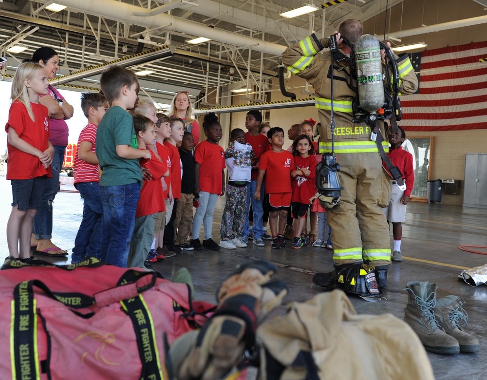 Local 1st graders visit defenders, firefighters